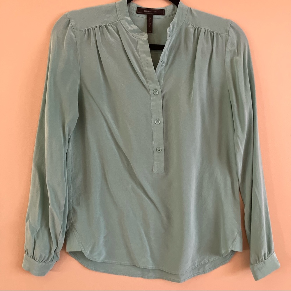 BCBGMaxAzria Mint Lightweight Delicate Button-Up Henley Blouse Silk